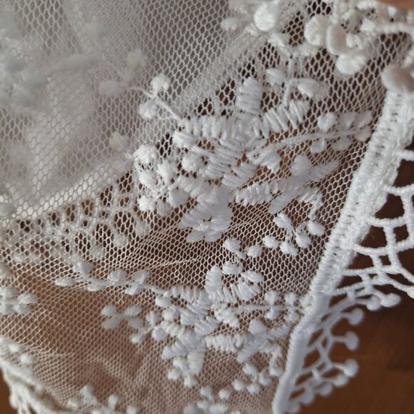 White Lace fringe shawl modest - Picture 4 of 5